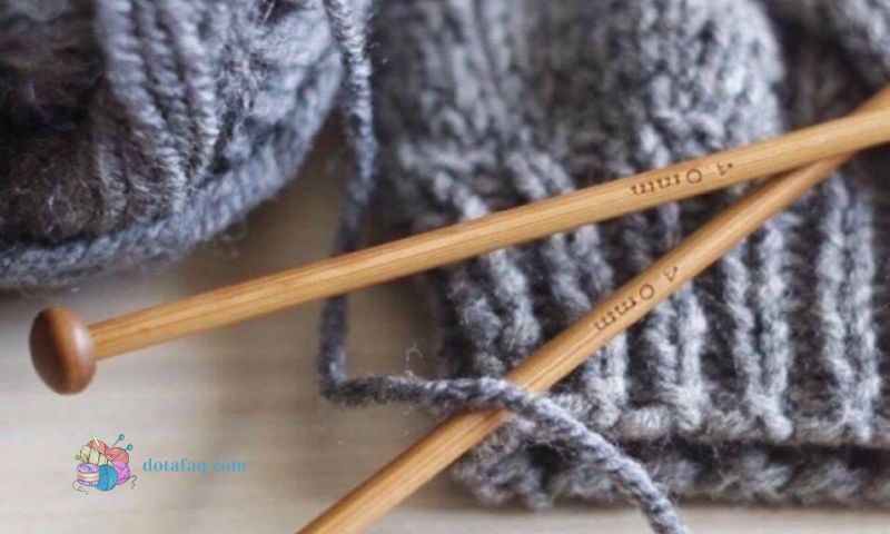 How to Choose the Right Knitting Needle Size