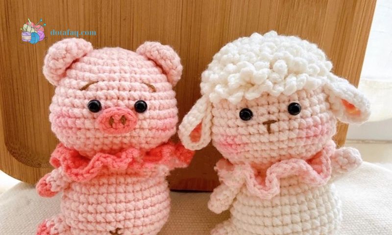 Step-by-Step Pig Crochet Project